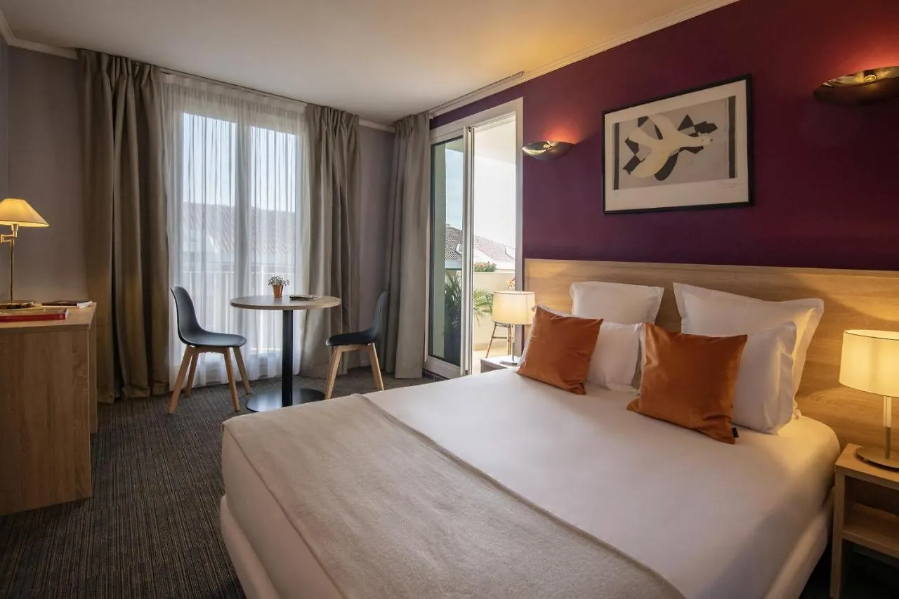 **** Hotel Amarante Cannes France